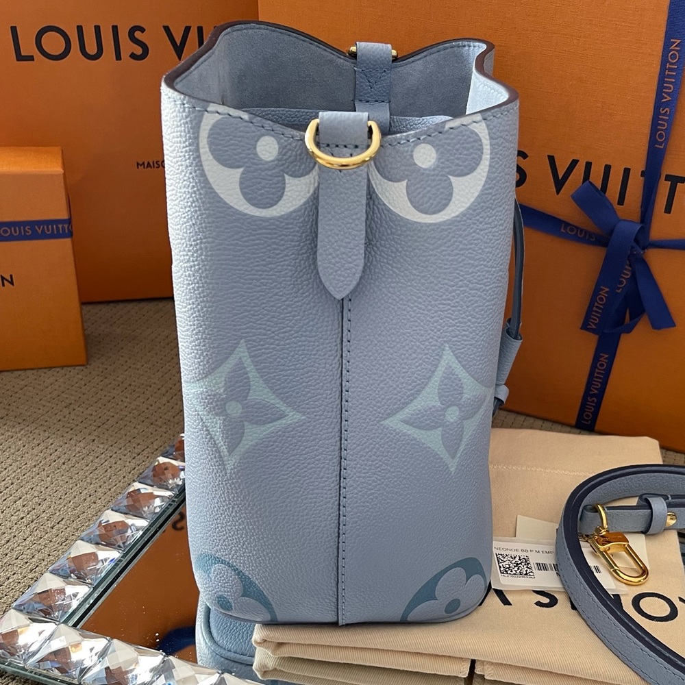 ❌SOLD❌ Louis Vuitton NeoNoe BB in Empreinte Leather - Picture 3 of 12